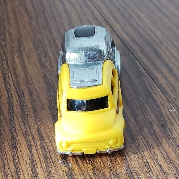 2021 Hot Wheels #22 HW Gateways 2/5 RV THERE YET Yellow/Chrome - Picture 4 of 5